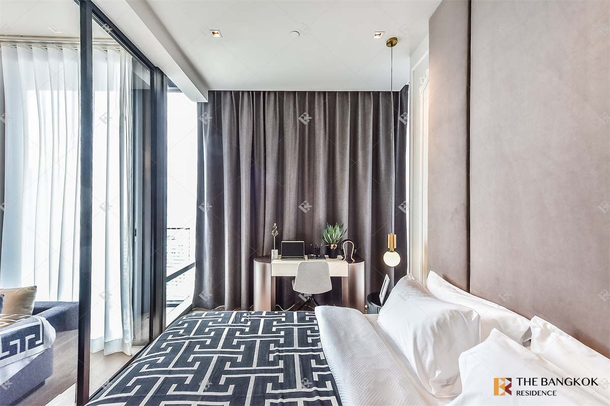 picture Ashton Silom near BTS Chong Nonsi Move-in Ready, Just Bring Your Stuff - 2/10