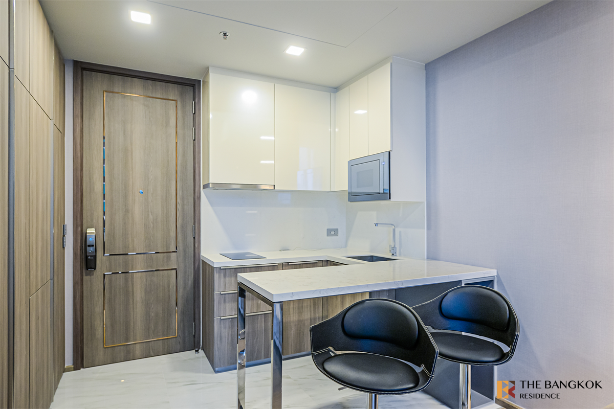 picture Celes Asoke near BTS Asok Easy Travel, Fully Utilized Space - 3/9