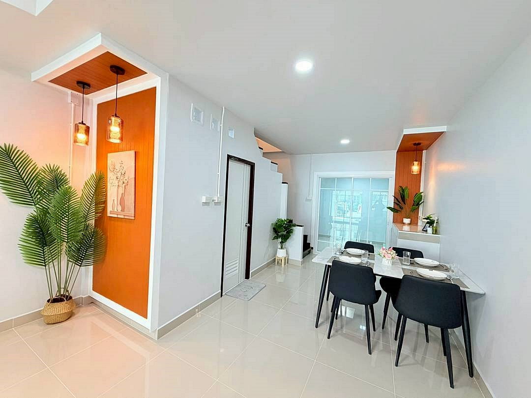 รูป บ้านสวย  ถนนเมน  หมู่บ้าน บ้านร่มเงาไม้  บางบัวทอง  ถนนวัดลาดปลาดุก - รูปที่ 9/18