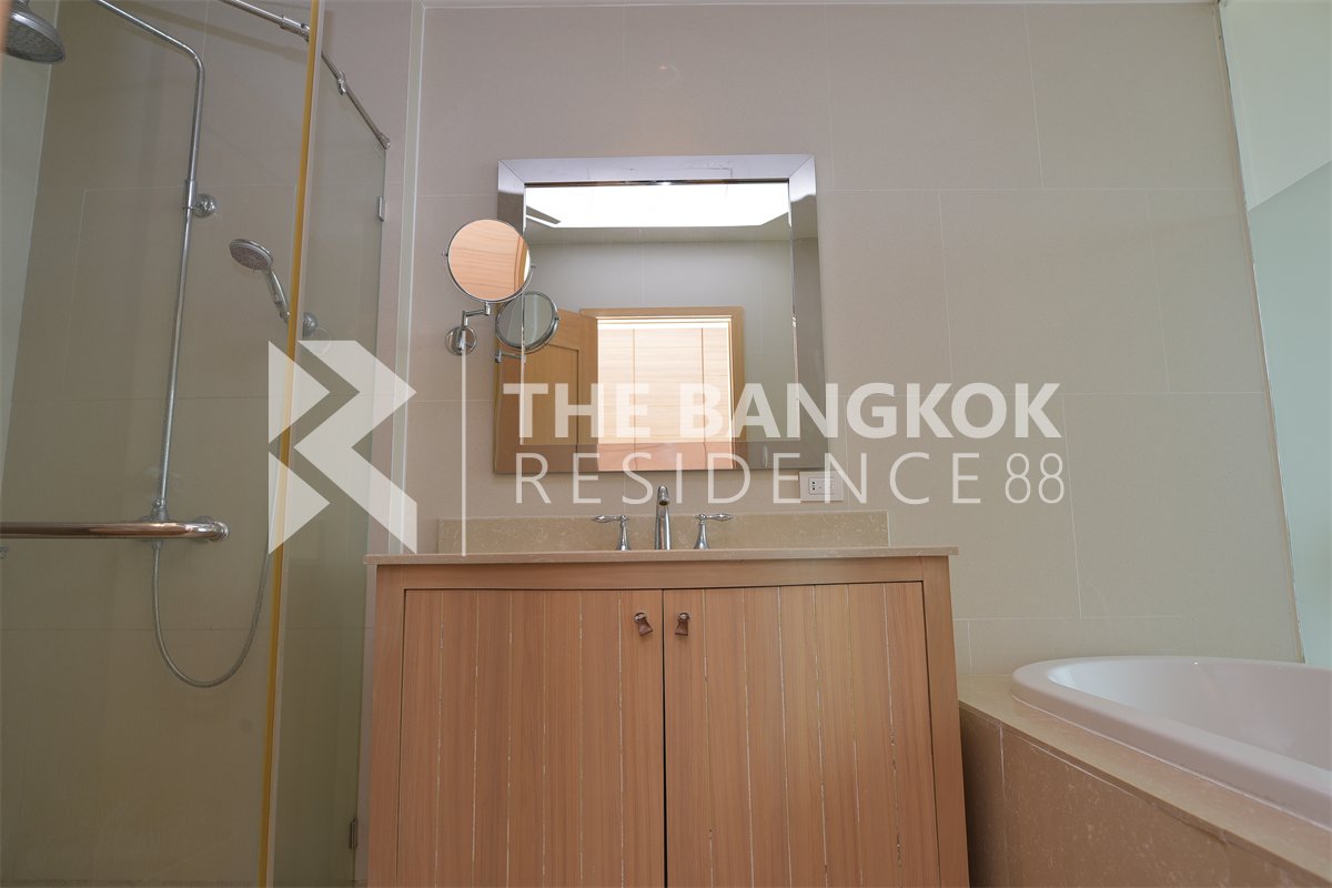picture Rare Unit, Good Price The Empire Place - 2/10