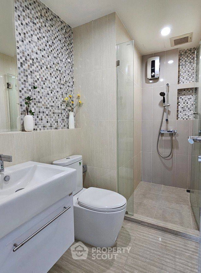 picture 2-BR Condo 65 Sqm, Life Ratchadapisek, 400m to MRT Huai Khwang (ID 1987193) - 9/9