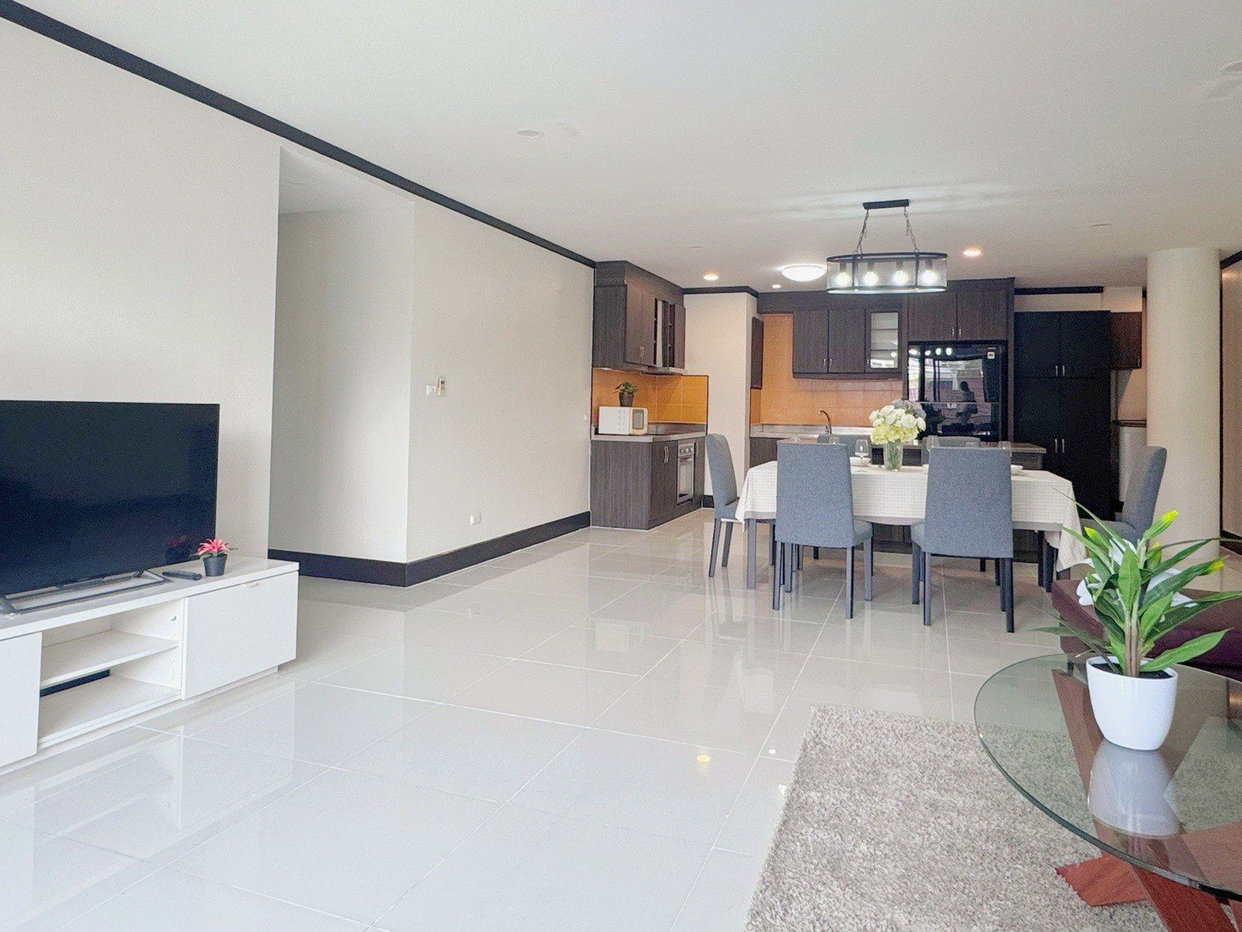 รูป LTH15083 – 🐶 Condo for Rent | Thonglor | Big Space for You & Your Pets | Near BTS Thonglor | 64,000 THB/Month | คอนโดทองหล่อ ห้องใหญ่ เลี้ยงสัตว์ได้ ใช้ชีวิตง่ายในย่านฮิต ใกล้ BTS - รูปที่ 2/6