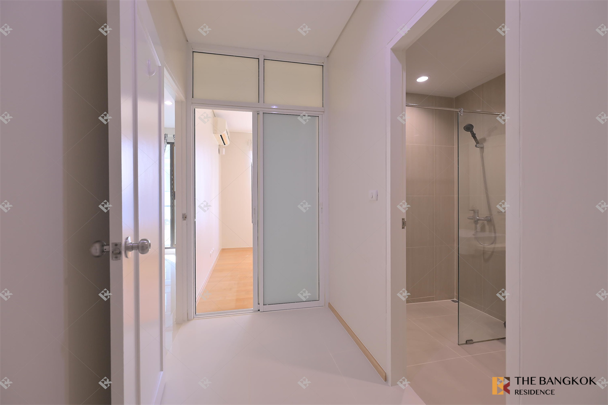 picture Villa Asoke Surrounded by Facilities near MRT Phetchaburi Station - 4/10