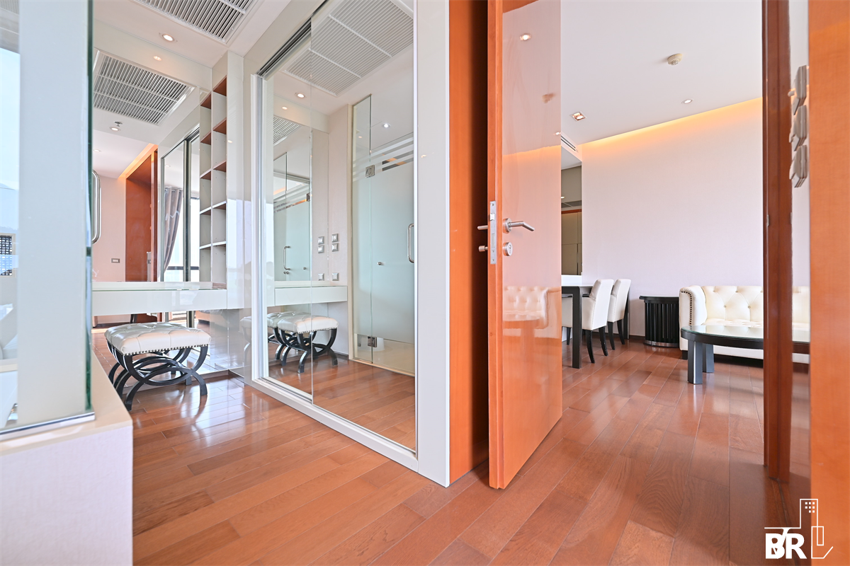 picture The Address Sukhumvit 28 near BTS Phrom Phong Special Unit, Great Value - 7/10