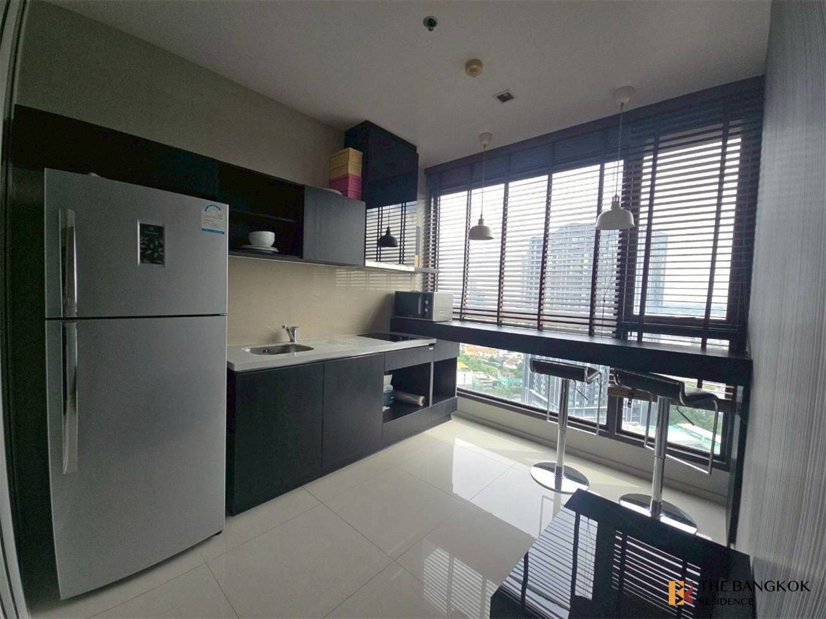 picture RHYTHM Sukhumvit 44/1 near BTS Phra Khanong Save Time, Convenient Travel - 4/9