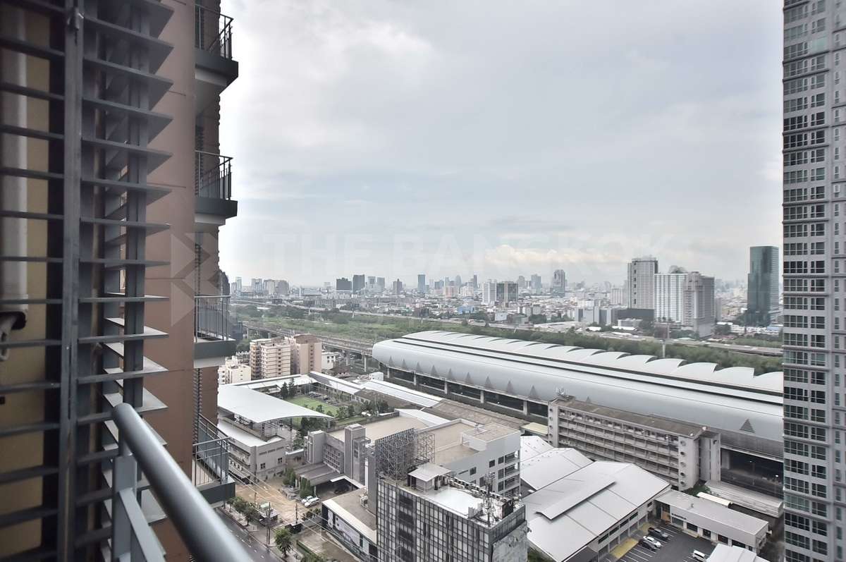 picture Villa Asoke near MRT Phetchaburi Station High-potential Location, Not as Expensive as You Think - 7/10