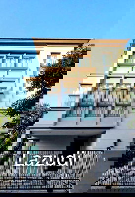 ทาวน์โฮม เขตประเวศ : 245.0 ตร.ม.  4 ห้องนอน  4 ห้องน้ำ ทาวน์เฮาส์สำหรับ ขายใน ดอกไม้