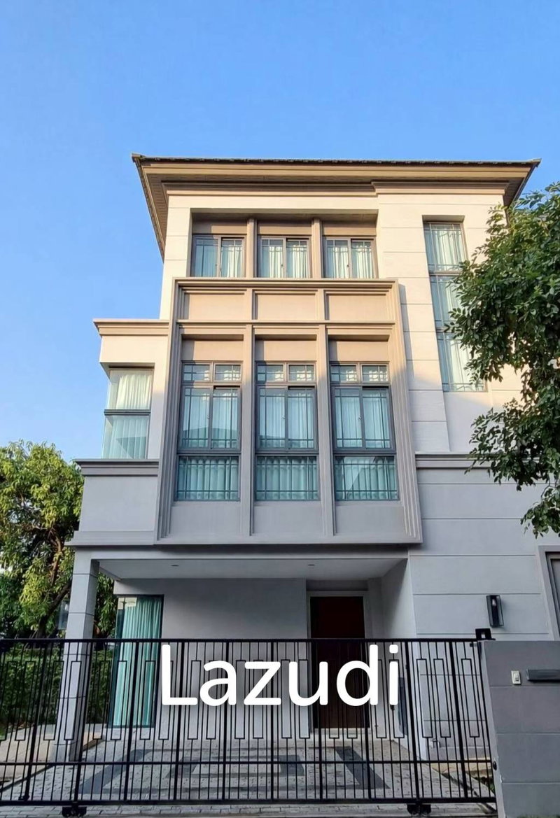 Townhouses for sale : 4 bed 4 bath Townhouse 3 parking The Sonne Srinakarin-Bangna