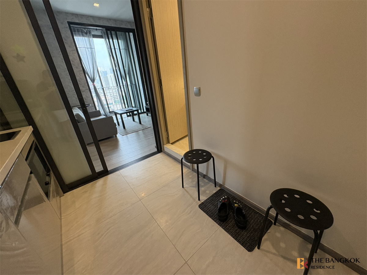 picture Life Asoke Hype Condo in Business District - 3/10