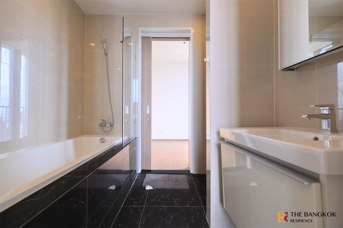 picture Park 24 Condo in Great Location, Ready-to-move-in - 4/10