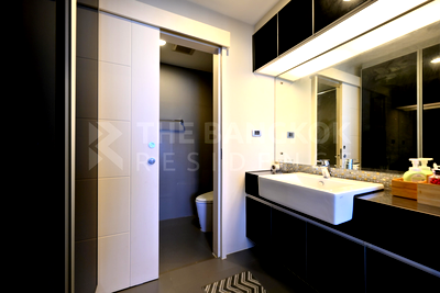 Condos for sale : Looking for an owner for this special unit The Crest Sukhumvit 34 near BTS Thong Lo