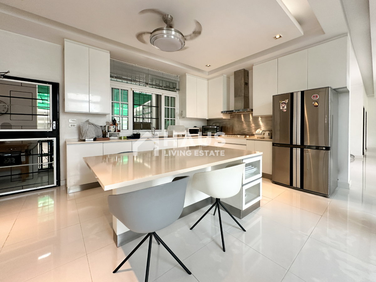 รูป ✨ มรดกแห่งความภูมิใจ! คฤหาสน์ทายาท สภาพดีเยี่ยม (วิวหน้าบ้านเปิดโล่ง) 🔥 ขายบ้านเดี่ยว คฤหาสน์ทายาท 🔥 / 4 ห้องนอน #HCWT012 - รูปที่ 6/38