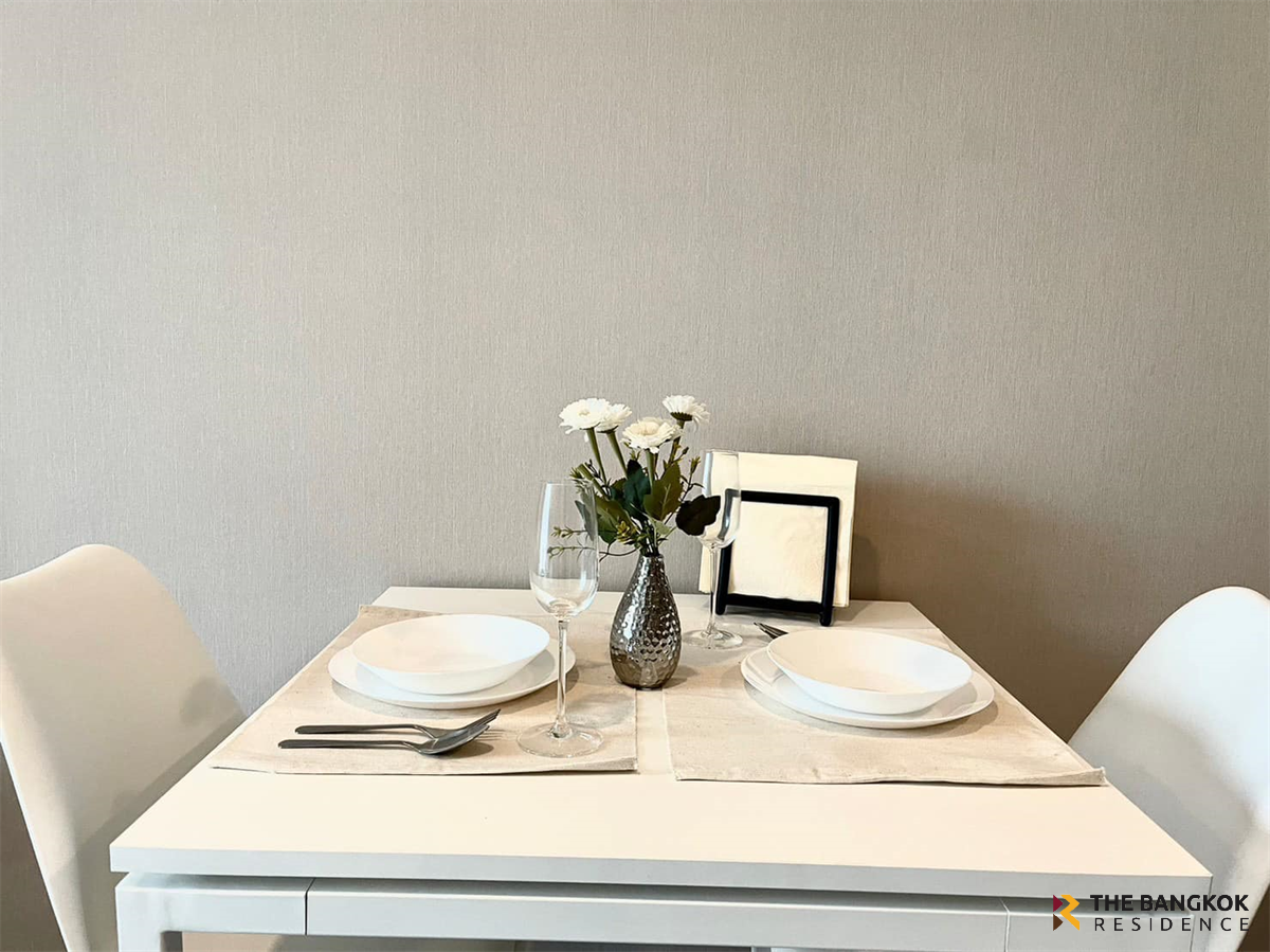 picture Metro Luxe Ratchada  Ready-to-move-in Condo, Great Value - 2/9