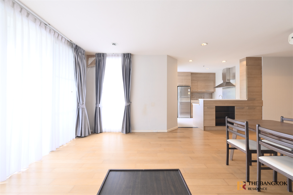 รูป วิลล่า สิกขรา  ทำเลศักยภาพ ไม่แพงอย่างที่คิด - รูปที่ 2/10