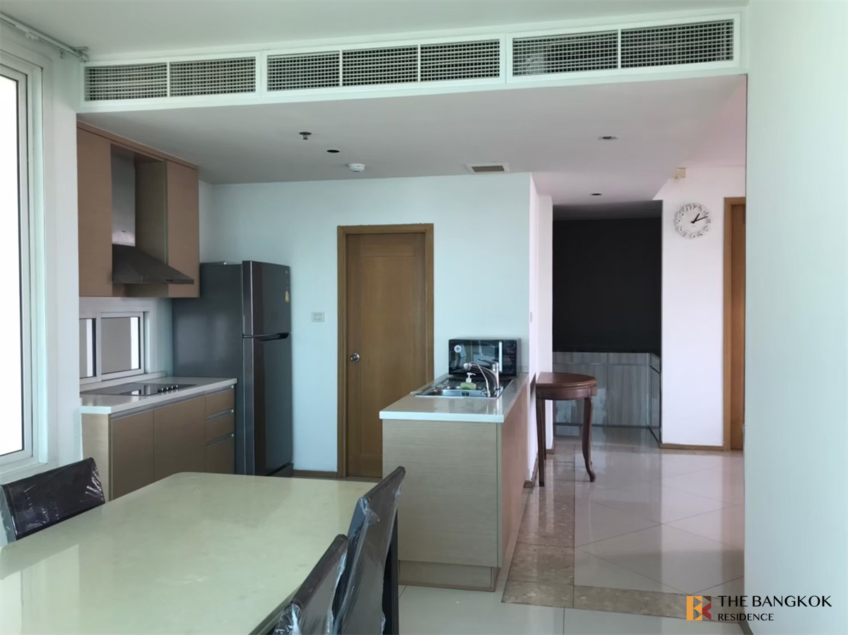 picture High-potential Location, Not as Expensive as You Think The Empire Place - 3/10