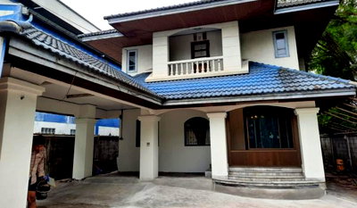 Houses for rent Bang Na Tai : Single house for rent, near Bearing BTS station, Bangkok.