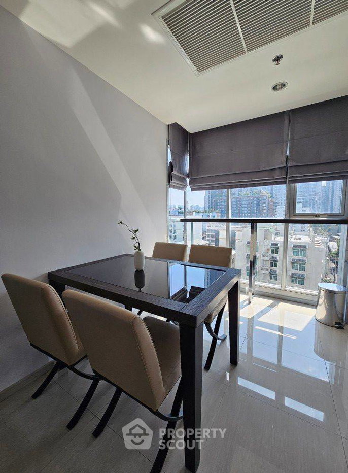 picture 2-BR Condo 65 Sqm, Life Ratchadapisek, 400m to MRT Huai Khwang (ID 1987193) - 3/9