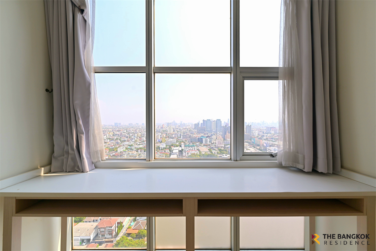 picture RHYTHM Ratchada Save Time, Convenient Travel near MRT Ratchadaphisek Station - 1/10