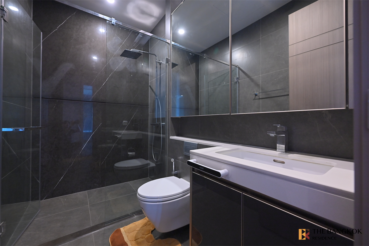 picture Luxury Unit, Ready for You Without the Wait THE ESSE at SINGHA COMPLEX near MRT Phetchaburi Station - 2/10