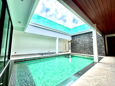 Houses for sale Bang Lamung Chonburi : For sale brand new house in Maan Mae Bibury 10 Huai Yai  Ready to move in. Only 16 houses in project