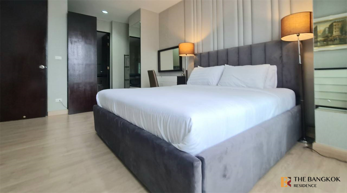 picture City Smart Condo near BTS Asok Easy Travel, Fully Utilized Space - 1/10