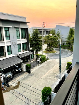 Townhouses for rent Social Security Office Bangkok Head office : code : H292 Baan Klang Muang Rattanathibet