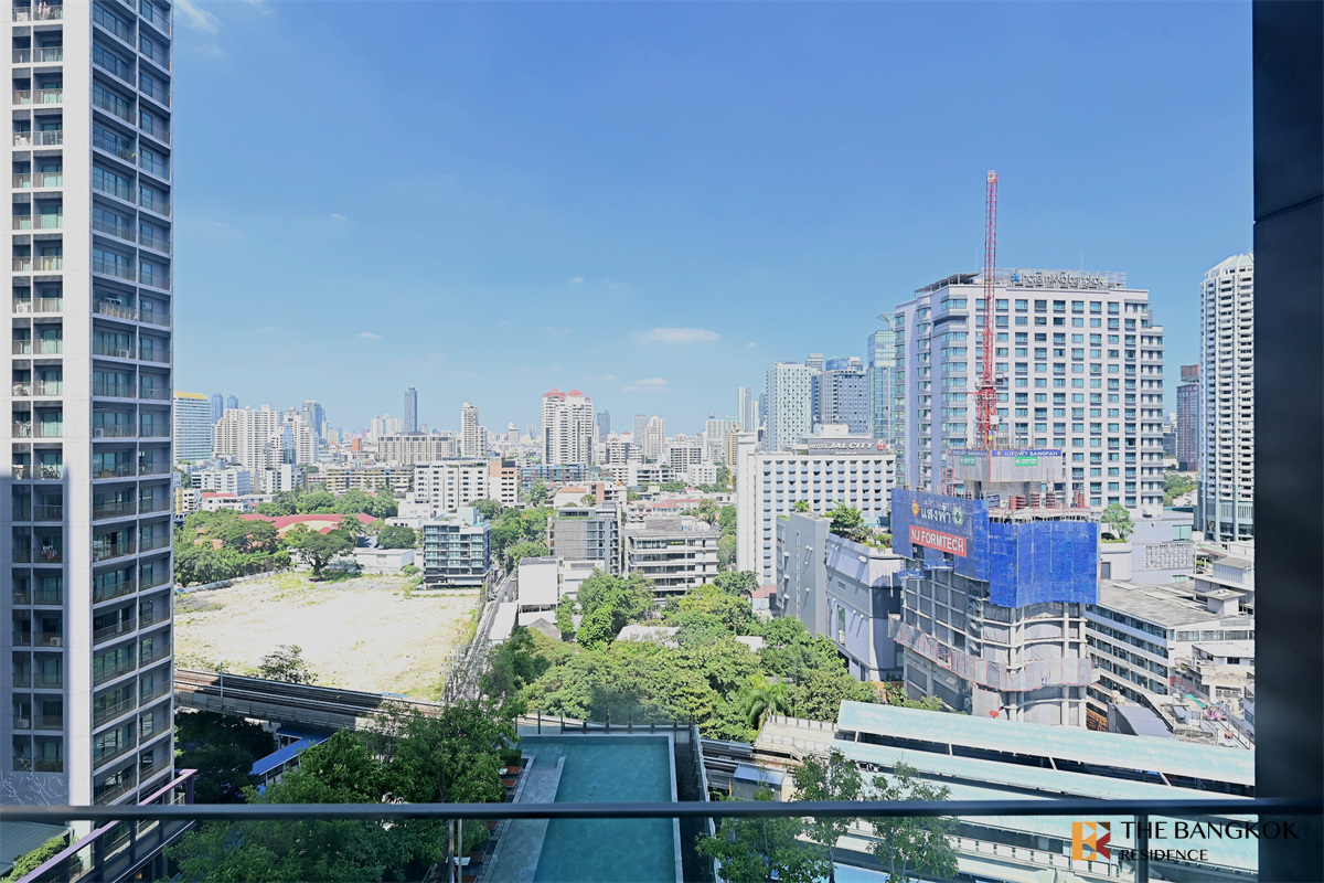picture Move-in Ready, Just Bring Your Stuff The Esse Sukhumvit 36 - 9/10