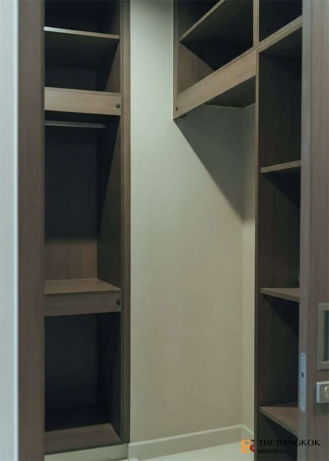 picture Q1 Sukhumvit Move-in Ready, Just Bring Your Stuff near BTS Nana - 1/9