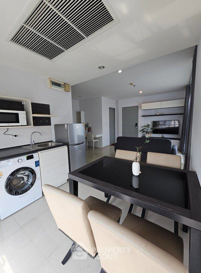 picture 2-BR Condo 65 Sqm, Life Ratchadapisek, 400m to MRT Huai Khwang (ID 1987193) - 5/9