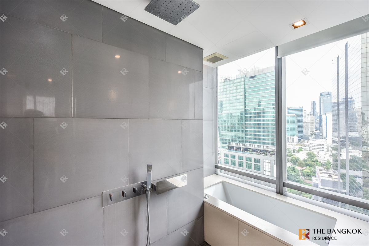 รูป สะดวกสบายกับไลฟ์สไตล์สุด Luxury เดอะ แบงค็อค สาทร ใกล้ BTS สถานีสุรศักดิ์ - รูปที่ 3/10