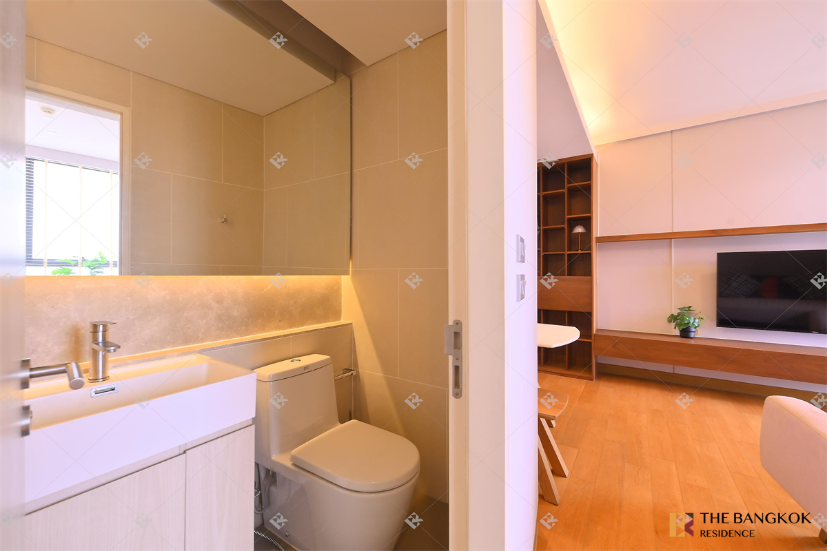 picture The Lumpini 24  Ready-to-move-in, Prime Location Condo - 9/10
