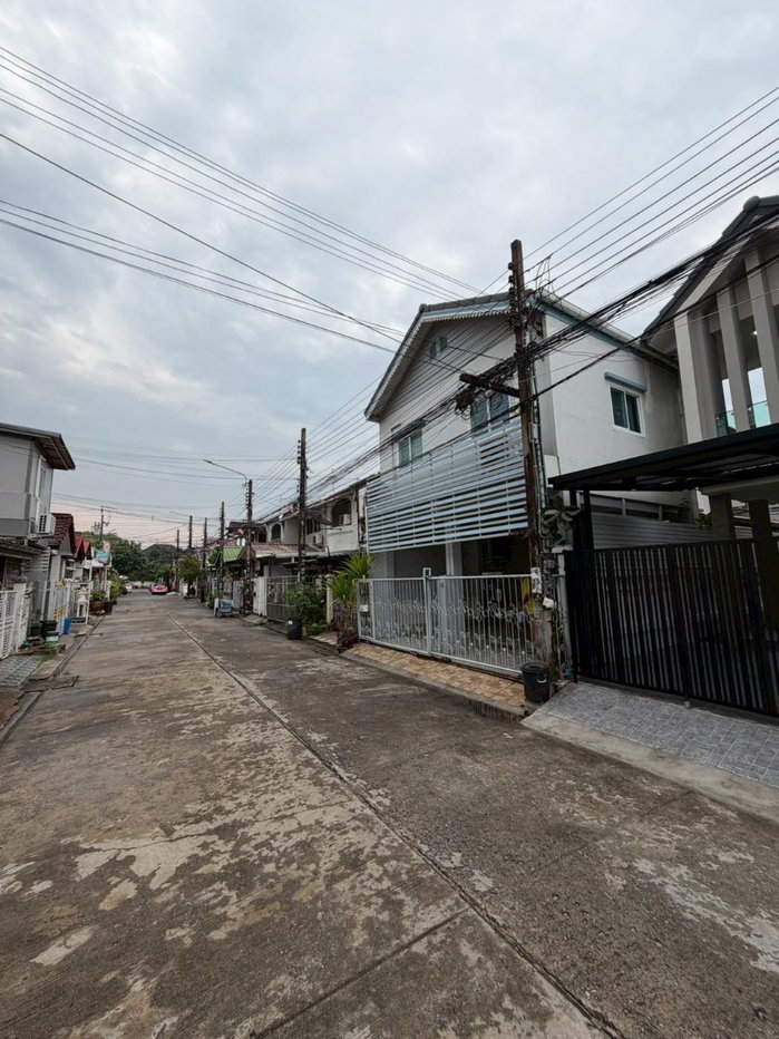 รูป ทาวน์เฮาส์  2ชั้น รีโนเวทใหม่ ทำเลดี หมู่บ้านสราญรมย์ ซอยประเสริฐมนูกิจ42 แขวงนวมินทร์ เขตบึงกุ่ม แต่งพร้อมอยู่  - รูปที่ 33/34
