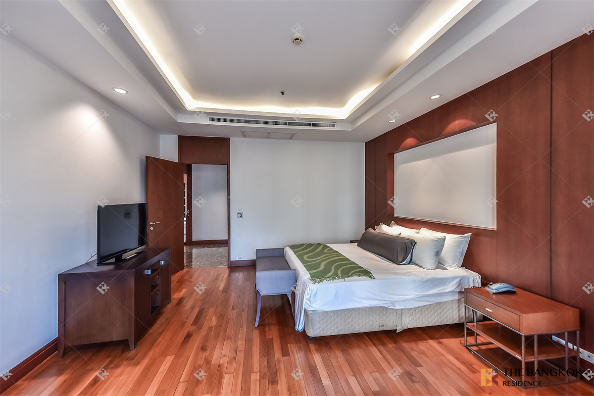 picture Ultimate Luxury Condo in Business District Royal Residence Park - 5/10