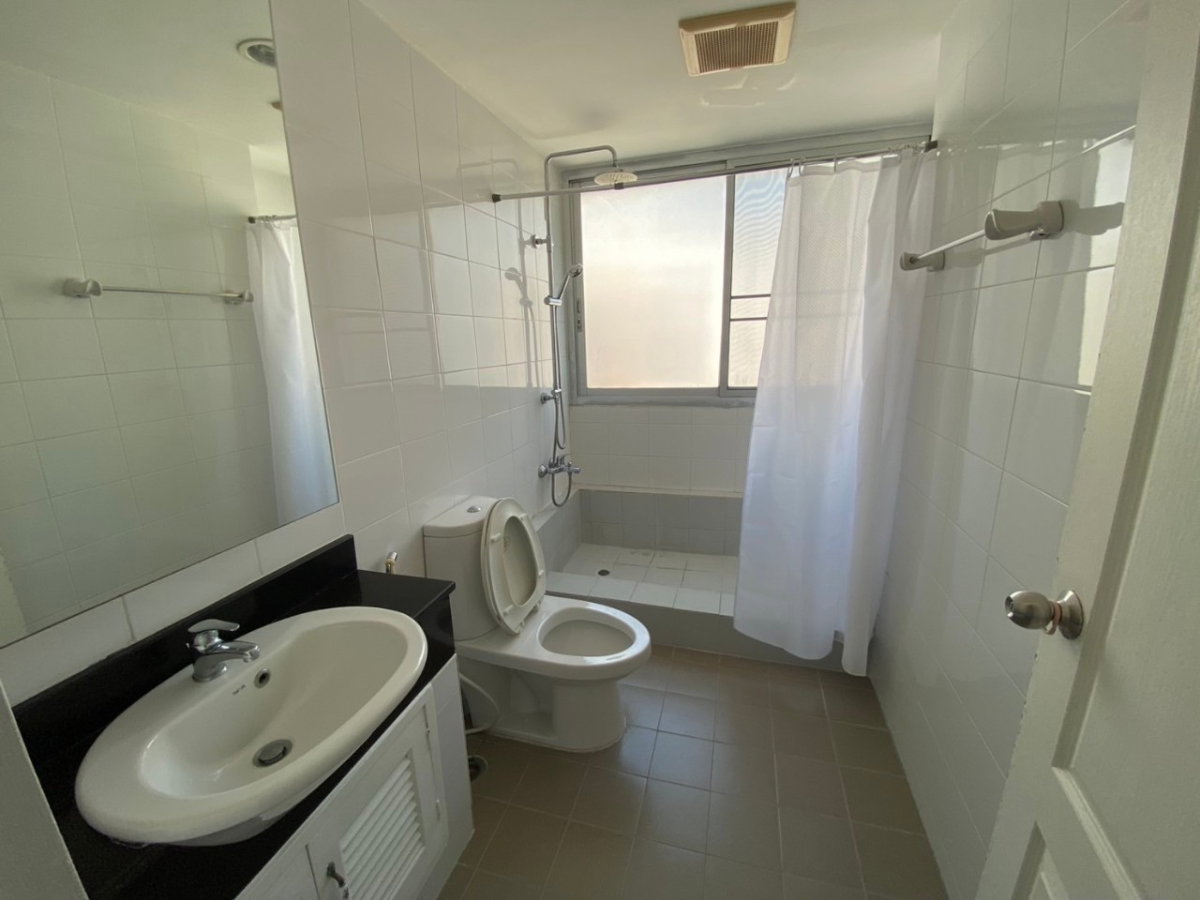 รูป ให้เช่าคอนโด The Link 5 สุขุมวิท 50 เดินไป BTS อ่อนนุชและโลตัสได้ ใกล้ทางด่วนรามอินทรา–อาจณรงค์ เหมาะสำหรับการอยู่อาศัยในเมือง เดินทางสะดวกสบาย - รูปที่ 8/20