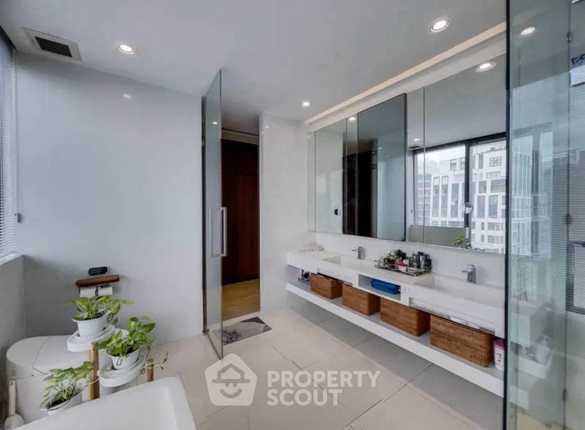 รูป คอนโด 3-ห้องนอน ที่ วิตโตริโอ สุขุมวิท 39 ใกล้ BTS พร้อมพงษ์ (ID 2821286) - รูปที่ 8/12