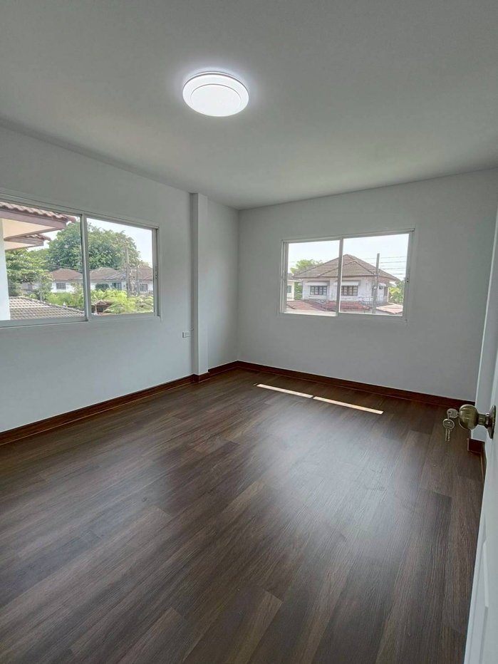 รูป  บ้านเดี่ยวหลังใหญ่ รีโนเวทใหม่ พร้อมเข้าอยู่ กว้างขวางมาก หมู่บ้านเคซีการ์เด้นโฮม 2 ถนนนิมิตใหม่ 40 คลองสามวา แต่งเฟอร์นิเจอร์สวย - รูปที่ 18/34