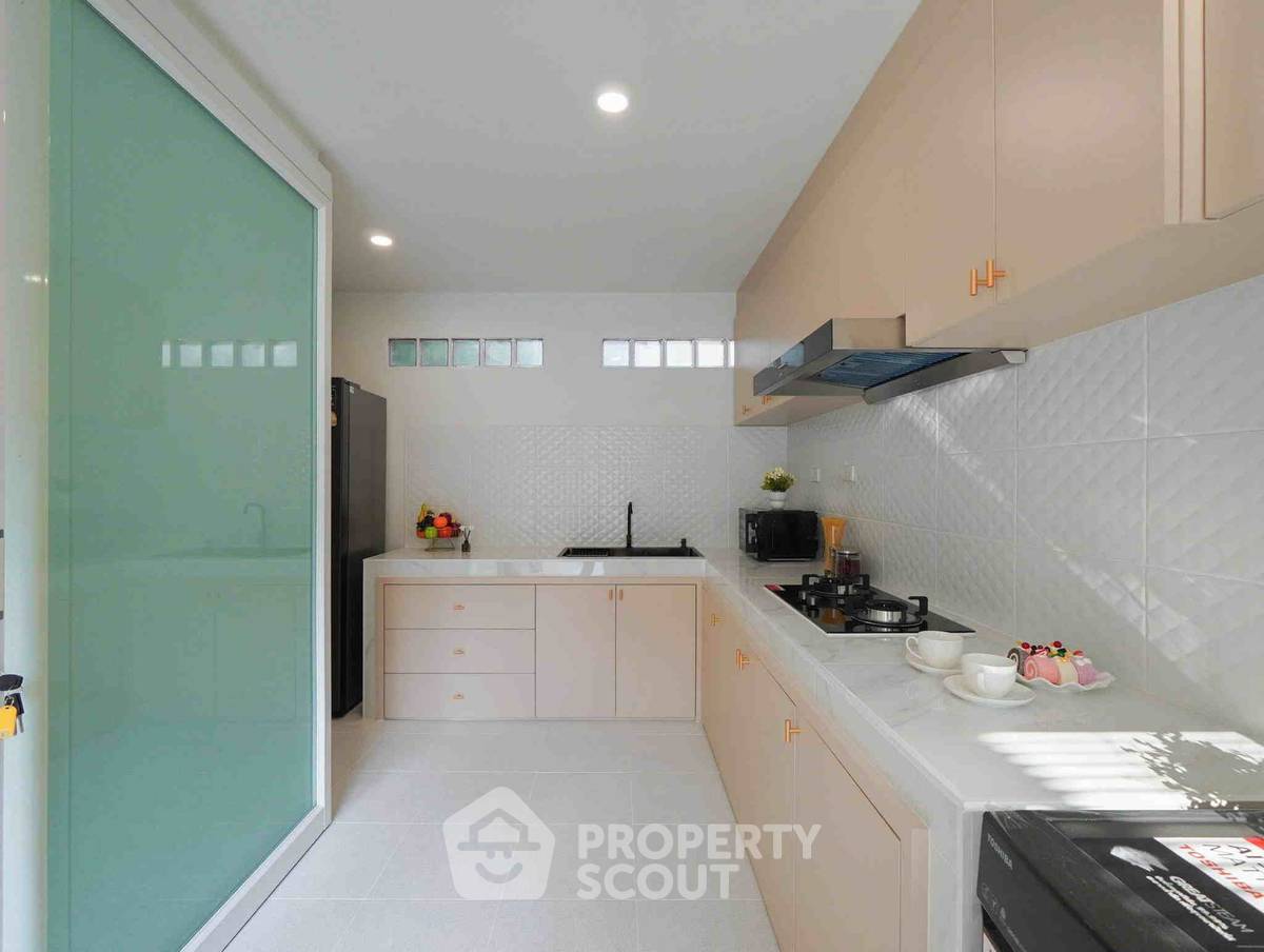 รูป คอนโด 3-ห้องนอน ที่ บ้านสวนลลนา-สวนหลวง ใน ดอกไม้ (ID 2823086) - รูปที่ 17/33