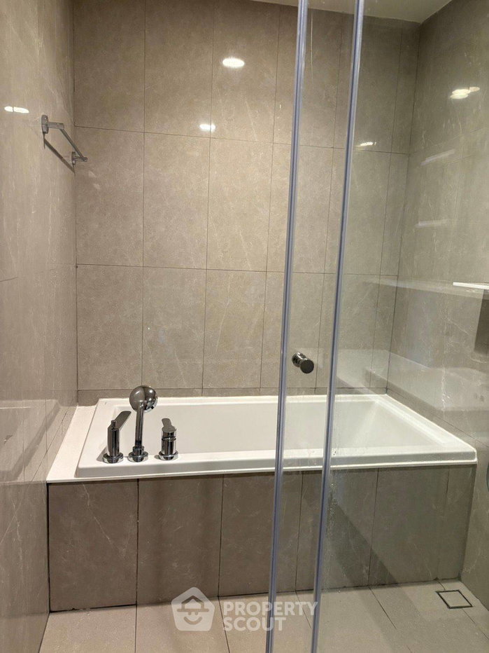รูป คอนโด 2-ห้องนอน ที่ ดิ อิสสระ สาทร ใน ทุ่งมหาเมฆ (ID 2085387) - รูปที่ 6/7