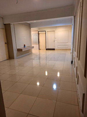 เช่าทาวน์โฮม ถนนวิภาวดีรังสิต : R006AGEV ให้เช่าทาวน์เฮ้าส์ 2 ชั้น ใกล้ MRT ลาดพร้าว เพียง 400 เมตร! ระบบ Key Card แบบโรงแรม 3 ห้องนอน 3 ห้องน้ำ 2 จอด