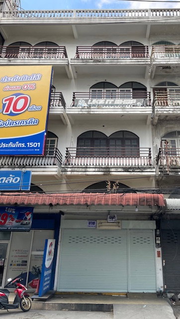 รูป ขายอาคารพาณิชย์ 22 ตร.วา, 4 ชั้นครึ่ง ติดถนนสุทธิสารวินิจฉัย ราคาถูก - รูปที่ 1/5