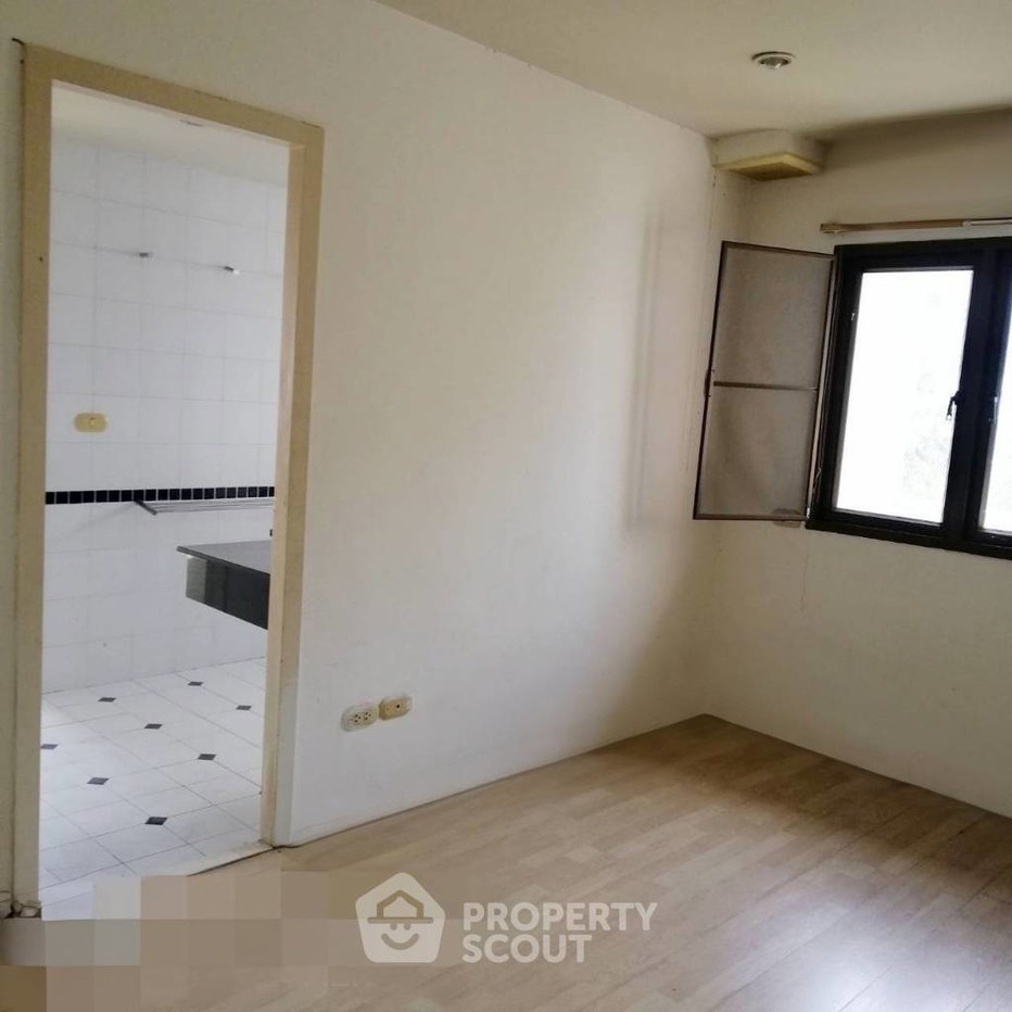 รูป คอนโด 3-ห้องนอน ที่ อารีย์ เพลส สุขุมวิท 26 ใกล้ BTS พร้อมพงษ์ (ID 2823477) - รูปที่ 2/40