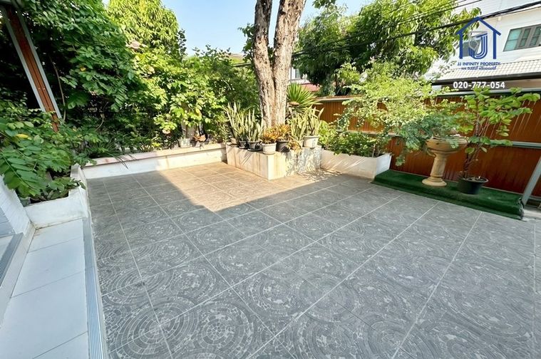 6-bed house for sale, 350 sqm, 88.2 sq wah, Laddarom Ekkamai-Ramintra