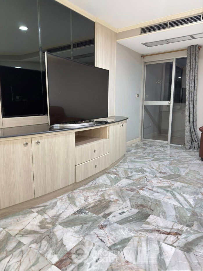 รูป คอนโด 3-ห้องนอน ที่ วิทยุ คอมเพล็กซ์ คอนโดมิเนียม ใกล้ BTS เพลินจิต (ID 2809637) - รูปที่ 9/35