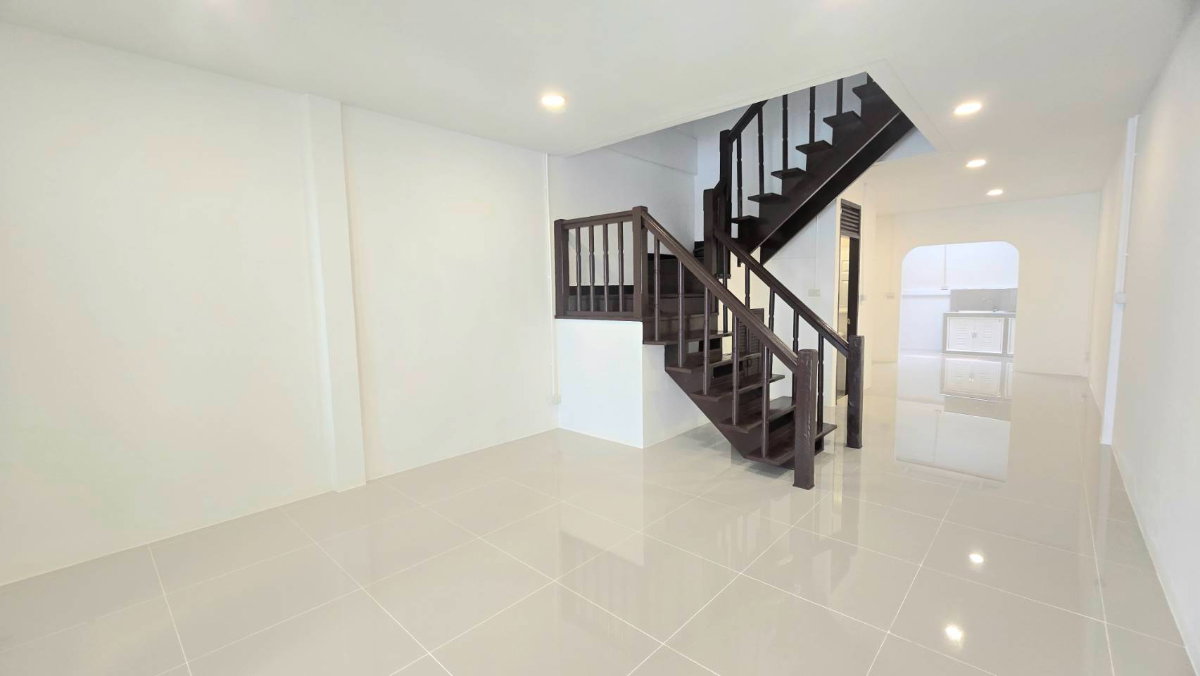 รูป ขาย ทาวน์เฮ้าส์ 3 นอน 2 น้ำ 19 ตรว. ใกล้โรบินสัน ไลฟ์ ราชพฤกษ์ - รูปที่ 4/12
