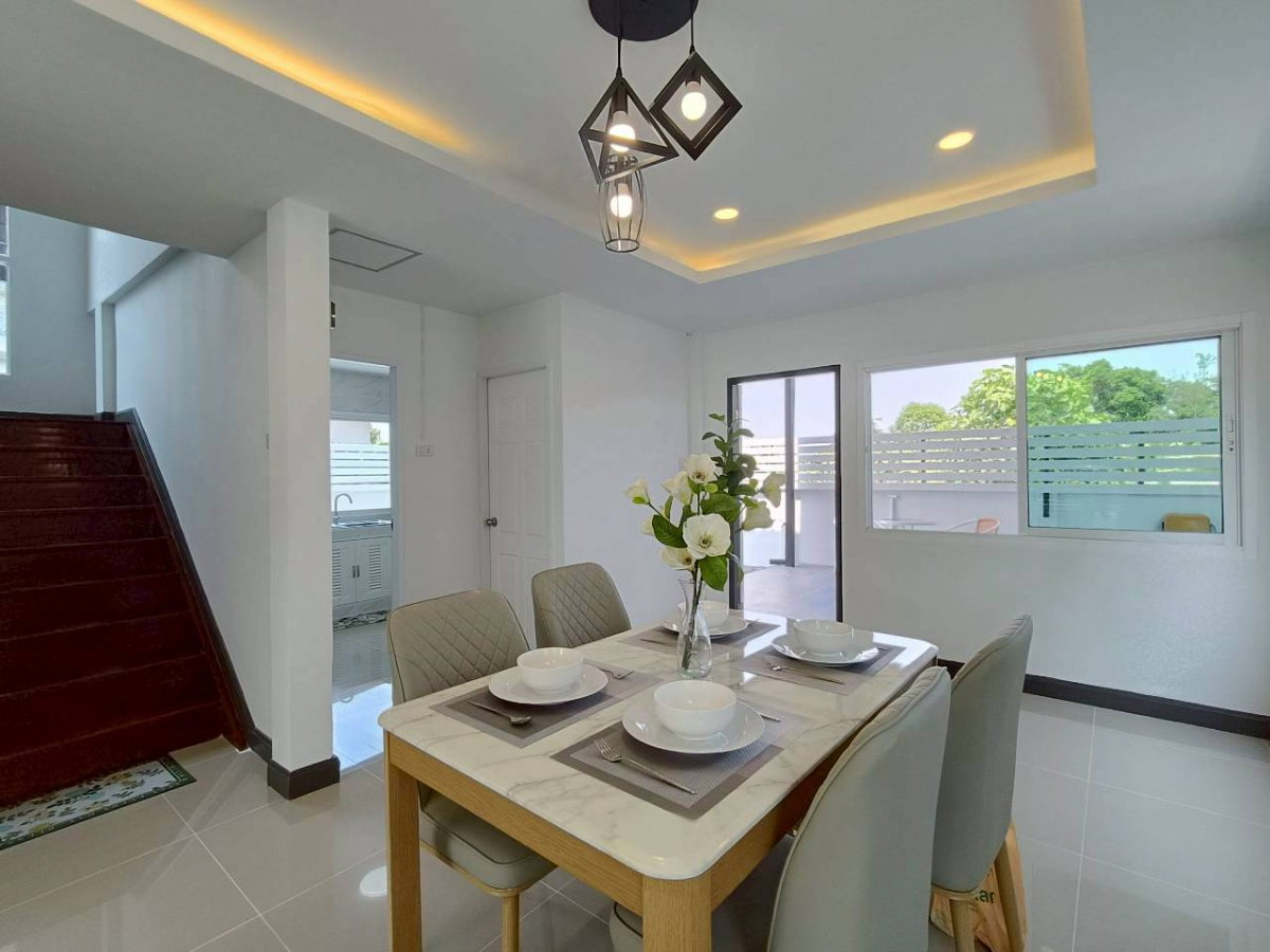 รูป  บ้านเดี่ยวหลังใหญ่ รีโนเวทใหม่ พร้อมเข้าอยู่ กว้างขวางมาก หมู่บ้านเคซีการ์เด้นโฮม 2 ถนนนิมิตใหม่ 40 คลองสามวา แต่งเฟอร์นิเจอร์สวย - รูปที่ 30/34
