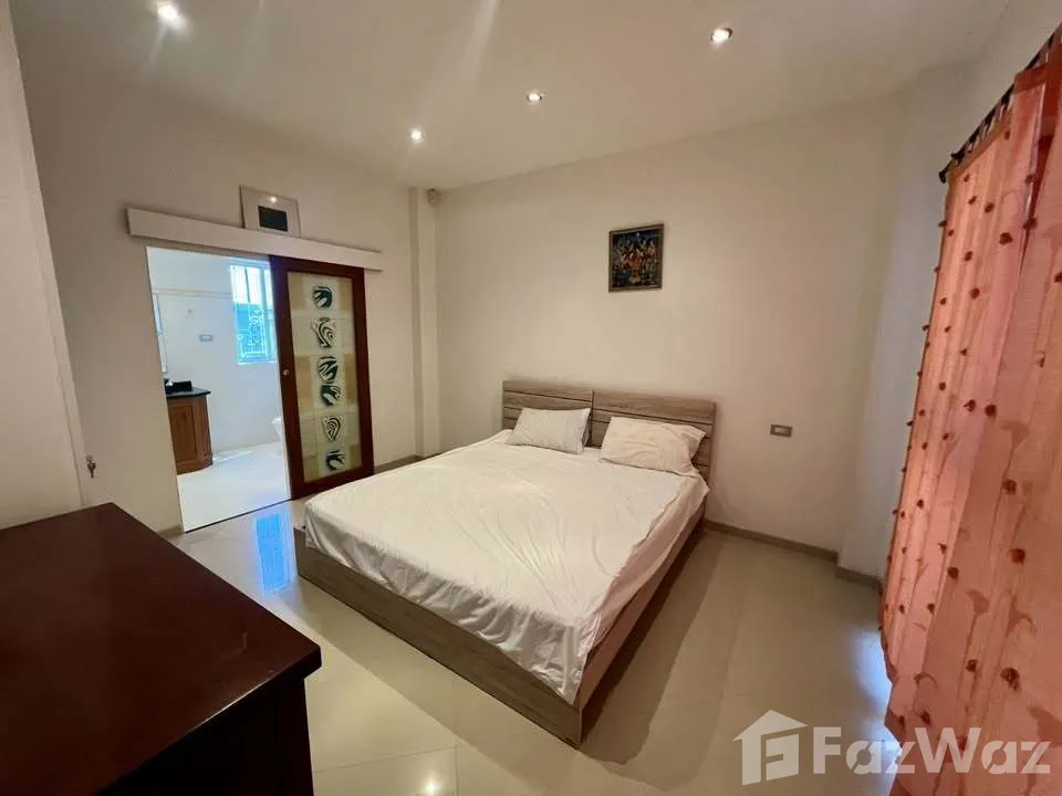 picture 7 bedrooms and 5 bathrooms within its high-quality construct 6204443 - 9/16