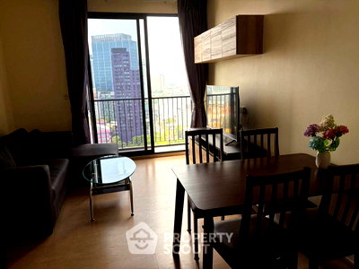 Condos for rent : High-Floor 2-BR 55 Sqm At Maru Ekkamai 2 Near BTS Ekkamai (ID 2822848)