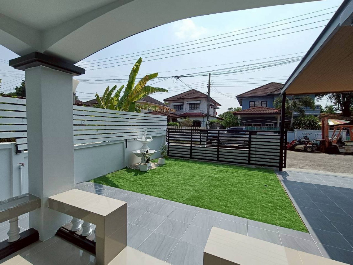 รูป  บ้านเดี่ยวหลังใหญ่ รีโนเวทใหม่ พร้อมเข้าอยู่ กว้างขวางมาก หมู่บ้านเคซีการ์เด้นโฮม 2 ถนนนิมิตใหม่ 40 คลองสามวา แต่งเฟอร์นิเจอร์สวย - รูปที่ 25/34