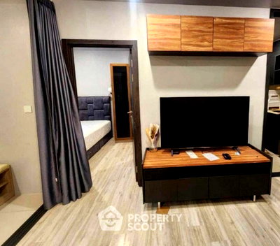 Condos for rent : Well-Priced 1-BR Condo At XT Huai Khwang, 100m To MRT Huai Khwang (ID 2821868)