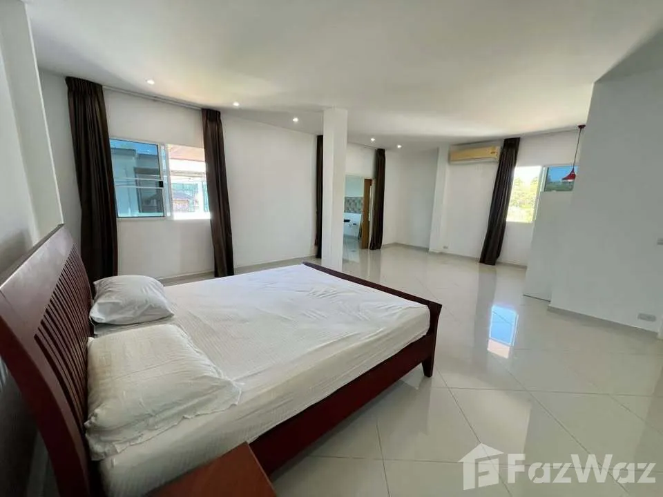 picture 7 bedrooms and 5 bathrooms within its high-quality construct 6204443 - 6/16